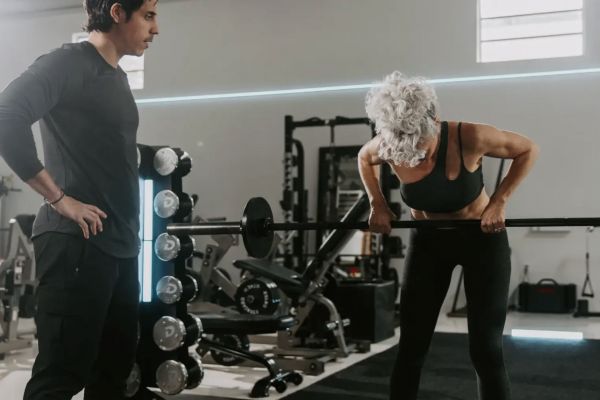 Why More Adults Over 40 Are Hiring Personal Trainers in Tampa